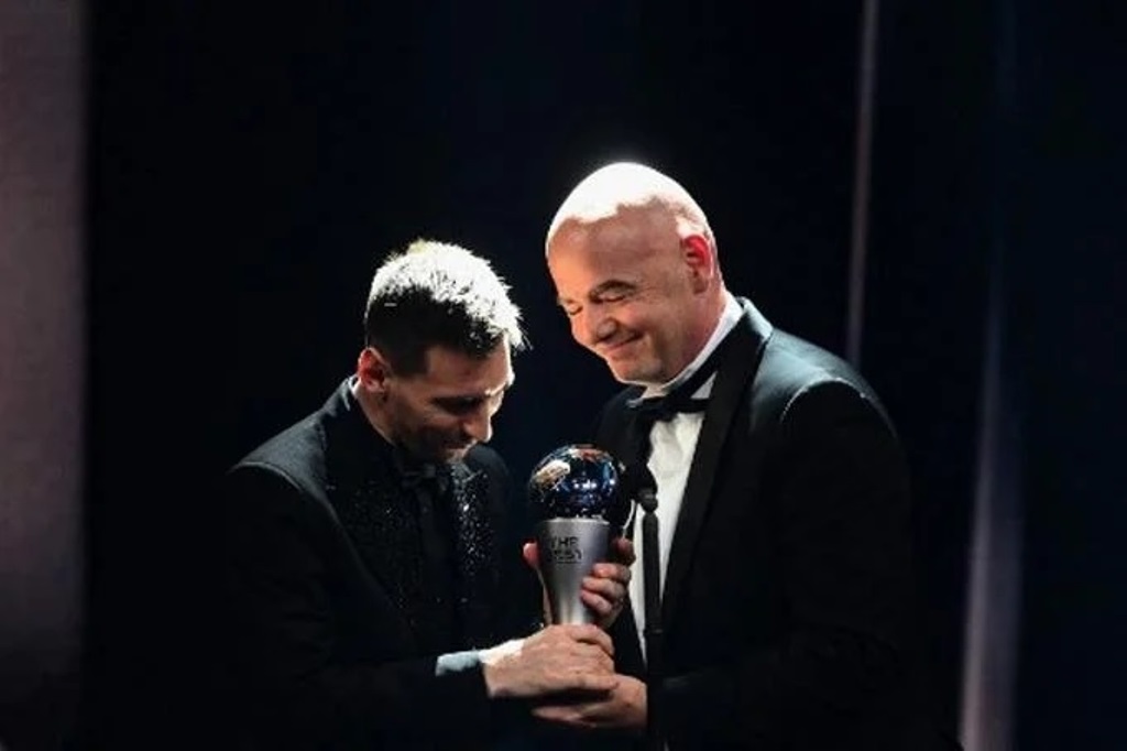 Messi-y-Fantino-presidente-de-la-FIFA
