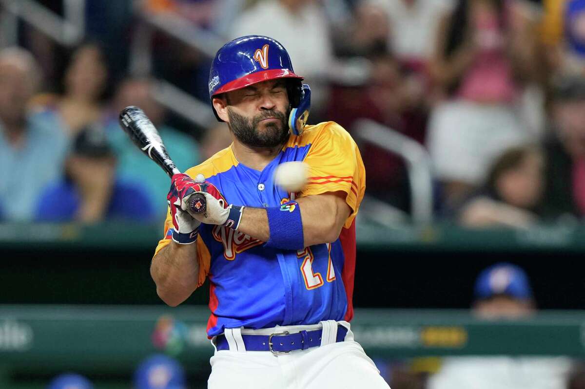 José Altuve golpeado wbc