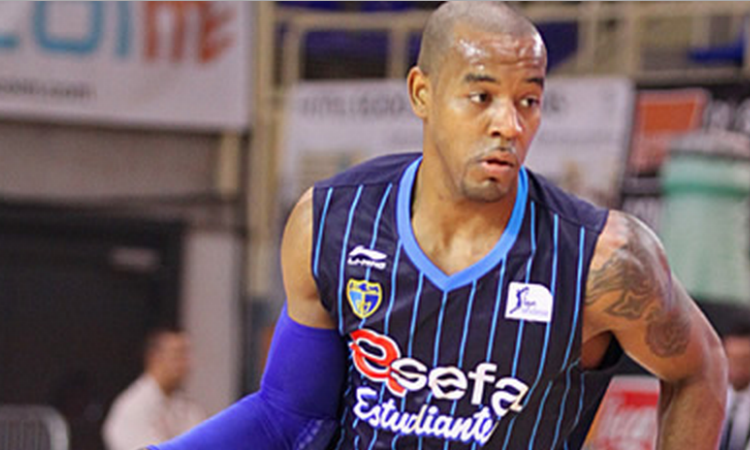 ex NBA Luis Flores