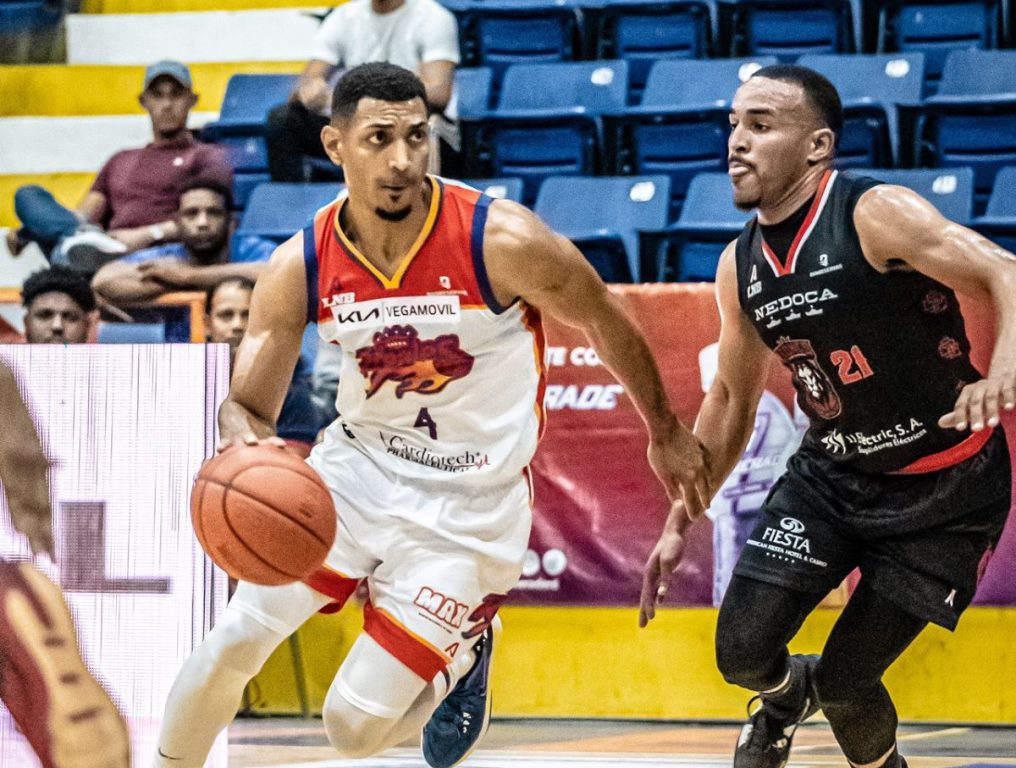 Gelvis-Solano-vs-Leones
