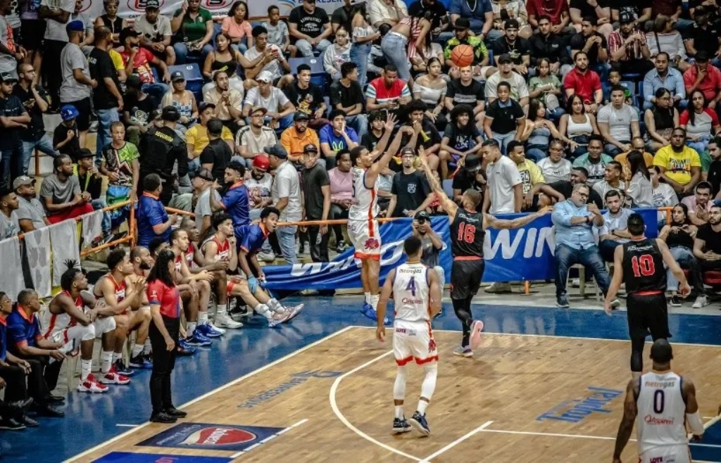 Reales vencen a Leones