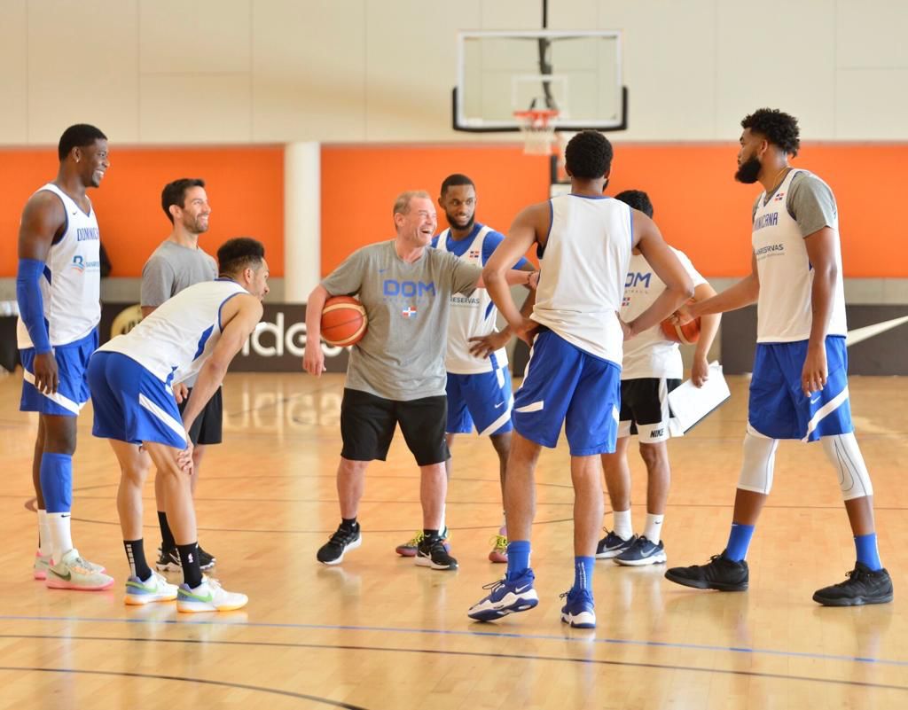 Karl-Anthony-Town-se-integra-a-selección-de-RD