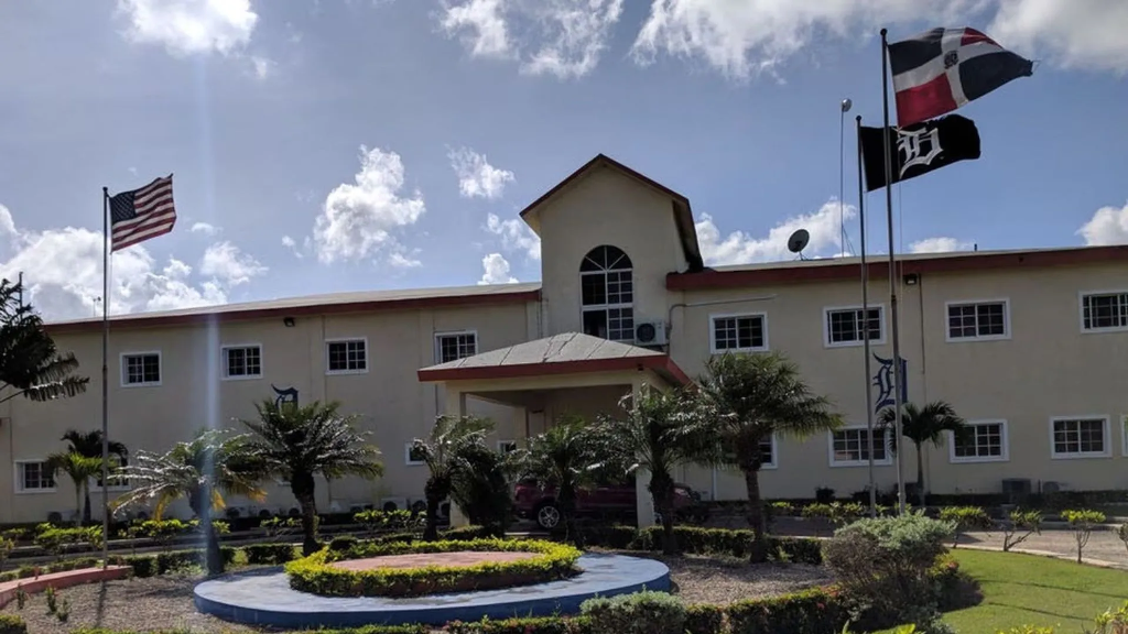 Academia de los Tigres de Detroit RD.