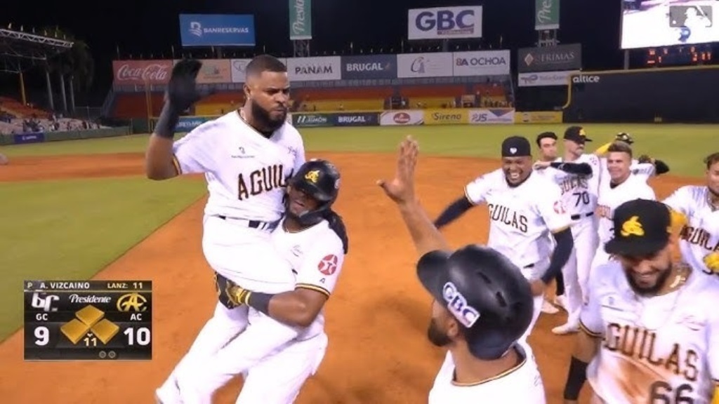 Aguilas Cibaeñas Celebran