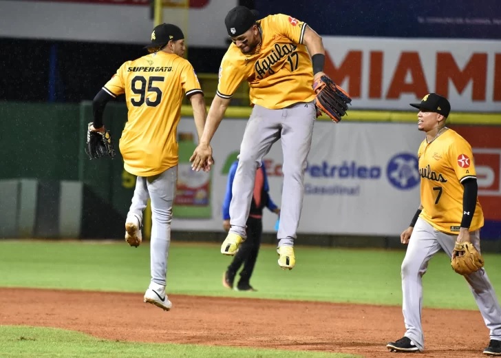 Aguilas celebran