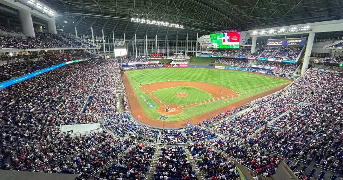 Estadio-Miami-repleto-publico
