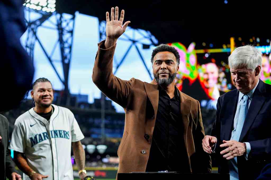 nelson-cruz-firma-contrato-de-1-dia