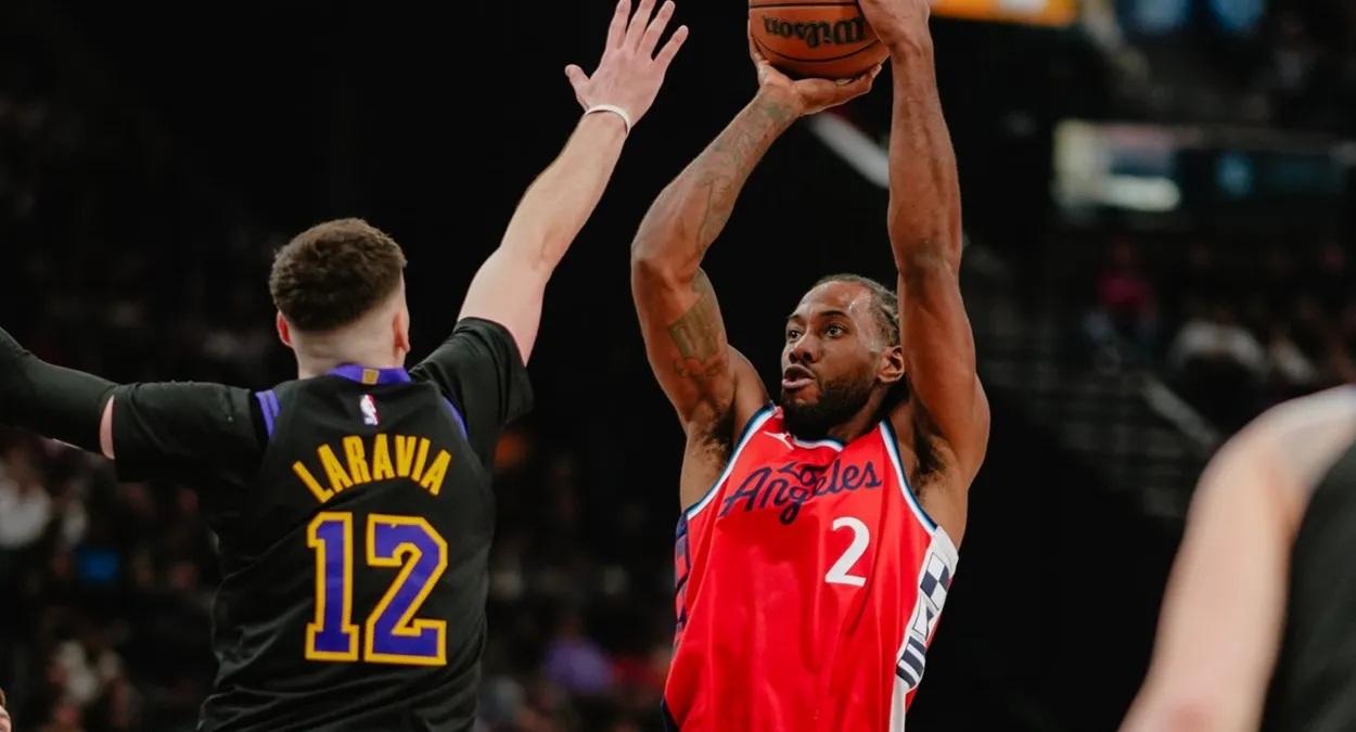 Clippers sobre los Lakers