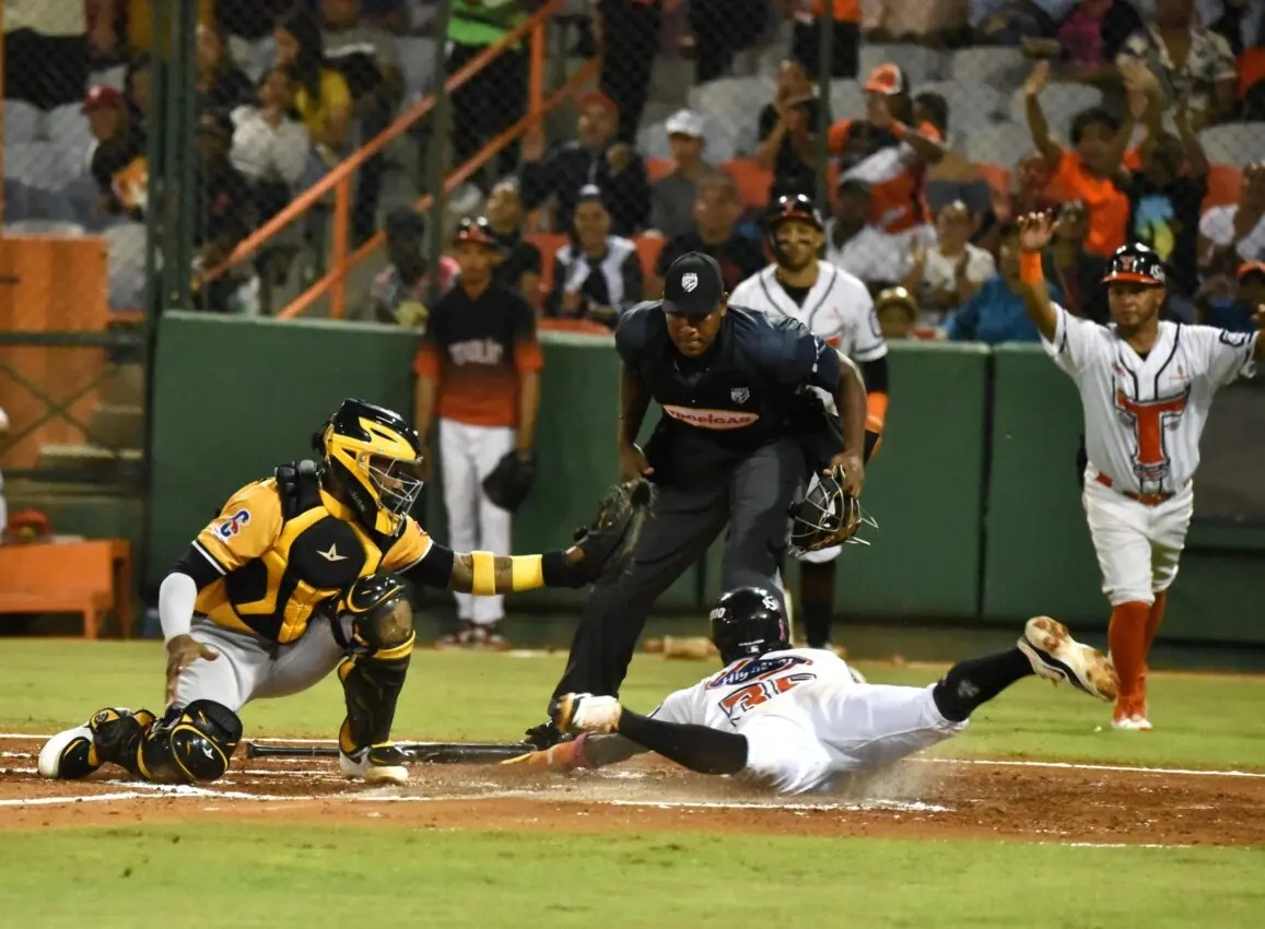 Toros vs Aguilas