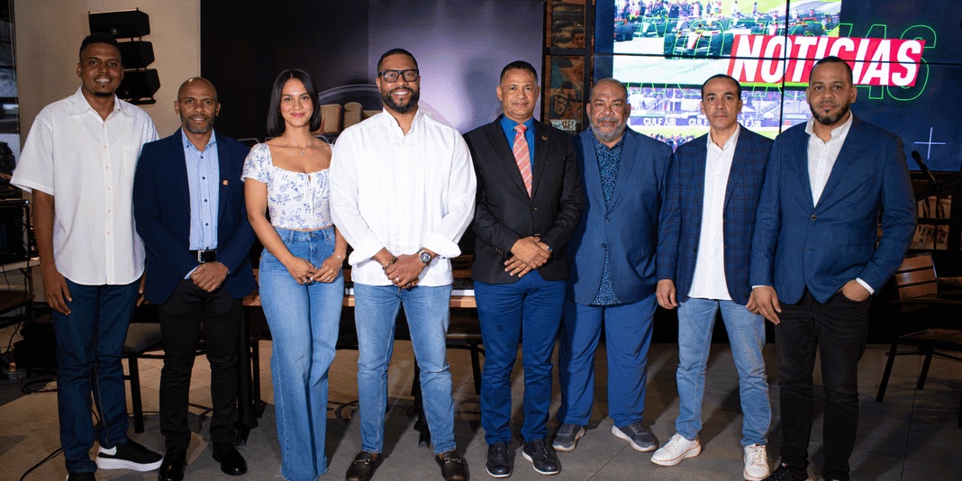 Manuel Paredes, Richard Bazil, Joseyni Polanco, César Marchena, Franklin Núñez, Melvin Alexis e Iván Cuevas en el lanzamiento del espacio Mixx Deportes que se transmitirá de lunes a viernes en Mixx 104.5 FM (CEDIDA POR MIXX DEPORTES)